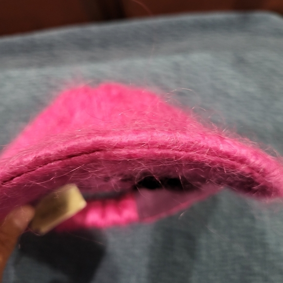 Brand New Authentic Gucci GG  Logo Mohair Pink Fucsia Hat..w/COA !! main image 7